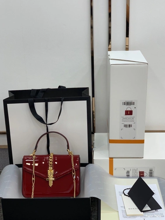 Hyperpeter LEATHER Sylvie 1969 BAG TOP PATENT GUCCI MINI HANDLE 0727